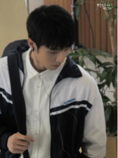 《致我那菜商场的白蟾光》开机 张婧仪陈靖可互为“白蟾光”照亮逆袭路