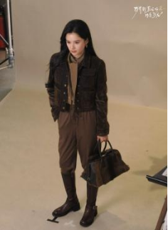 《致我那菜商场的白蟾光》开机 张婧仪陈靖可互为“白蟾光”照亮逆袭路