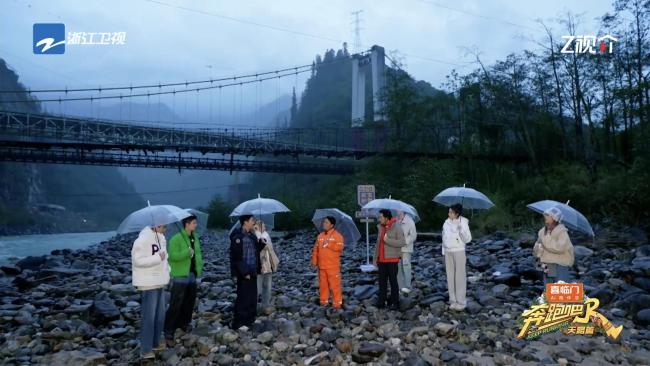 天路铸丰碑,遵从见初心!《奔走吧・天路篇》致意江山筑路东谈主